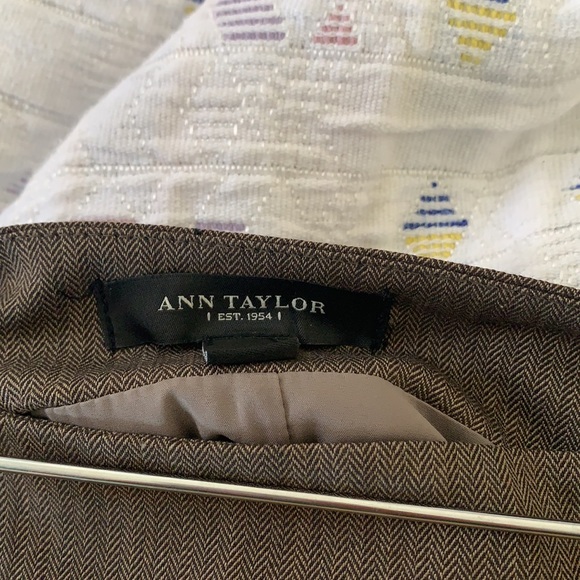 Ann Taylor Brown pencil skirt - Picture 5 of 7